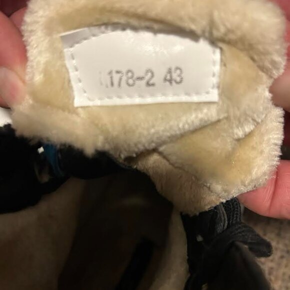 LOUIS VUITTON RIVOLI HIGH TOP SNEAKERS - Picture 5 of 6